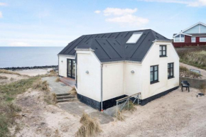 Beachfront Cottage With Panoramic View